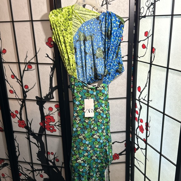 Woman multiple style back less dress - Picture 3 of 6